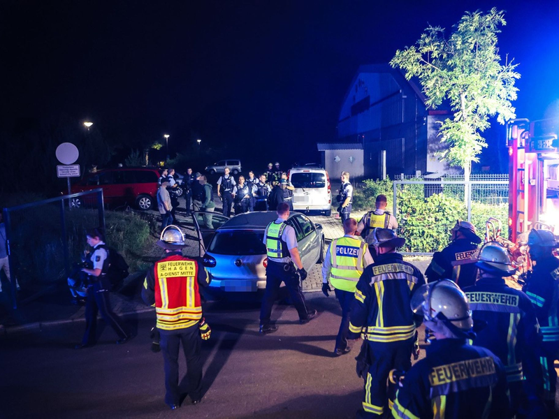 Bei einem Streit auf einer Hochzeitsfeier in Hagen sind mehrere Menschen verletzt worden. - Foto: Alex Talash/dpa