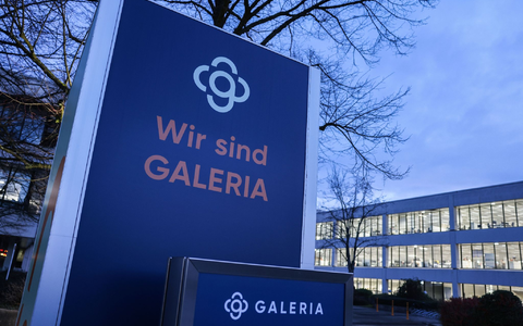 Lokale Besonderheiten sollen in Zukunft bei der Sortiment-Gestaltung der Galeria-Filialen berücksichtigt werden. - Foto: Oliver Berg/dpa