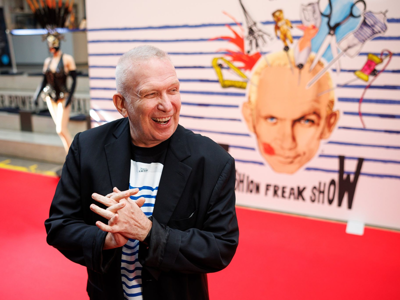 Modeschöpfer Jean Paul Gaultier bei der Deutschland-Premiere der „Fashion Freak Show in München. - Foto: Matthias Balk/dpa