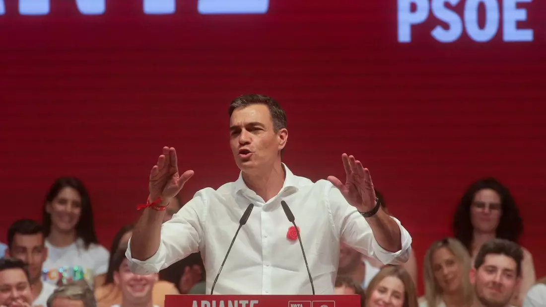 Pedro Sanchez, aktueller Regierungschef von Spanien und sozialistischer Kandidat bei der kommenden Wahl. - Bild: Carlos Castro/EUROPA PRESS/dpa
