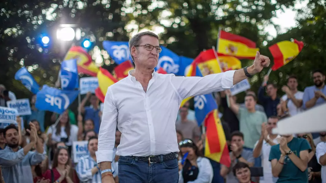 Alberto Nuñez Feijoo, Chef der konservativen Volkspartei (PP) und Kandidat für das Amt des Regierungspräsidenten. - Bild: Luis Soto/SOPA Images via ZUMA Press Wire/dpa