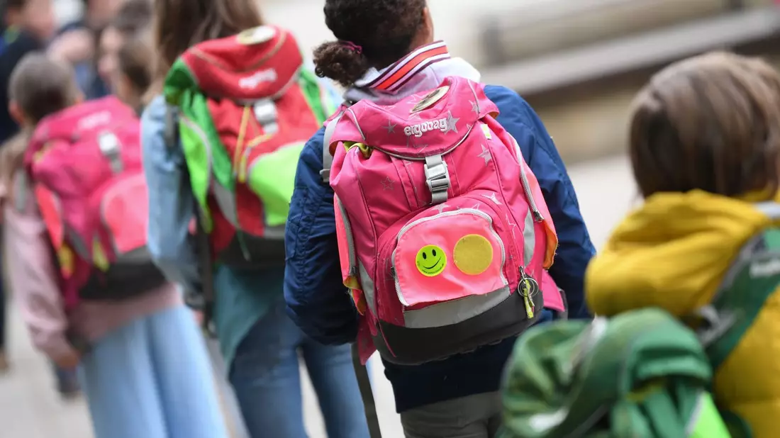 Knapp zwei Millionen Kinder sind in Deutschland auf Bürgergeld angewiesen. - Bild: Arne Dedert/dpa