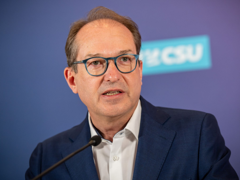 CSU-Landesgruppenchef Alexander Dobrindt ist mit der Leistung der Ampel-Koalition nicht wirklich zufrieden. - Foto: Michael Kappeler/dpa