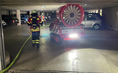 FW Konstanz: Mehrere brennende Fahrzeuge in Tiefgarage - Foto: presseportal.de FW Konstanz: Mehrere brennende Fahrzeuge in Tiefgarage - Foto: presseportal.de