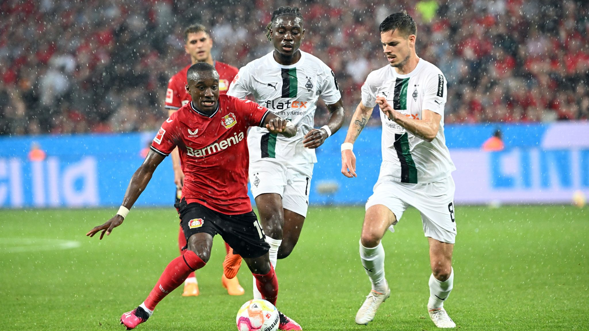 Bayer 04 Leverkusen soll Übereinkunft mit Aston Villa über einen Wechsel von Moussa Diaby gefunden haben. - Foto: Federico Gambarini/dpa