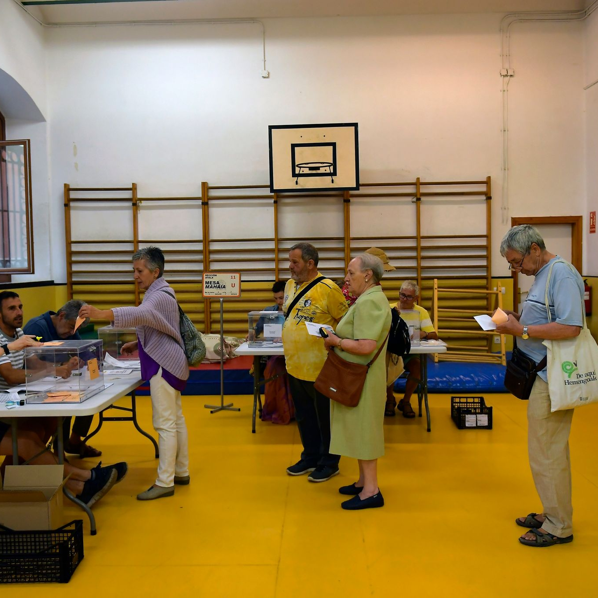 37,5 Millionen Wahlberechtigte waren aufgerufen, das neue Parlement zu wählen. - Foto: Alvaro Barrientos/AP/dpa