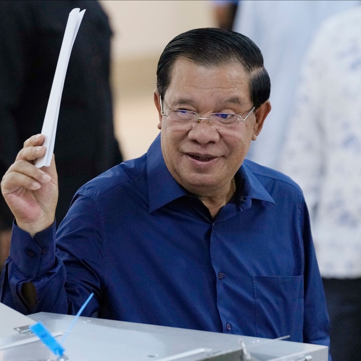 Regierungschef Hun Sen ist seit fast 40 Jahren an der Macht. - Foto: Heng Sinith/AP/dpa