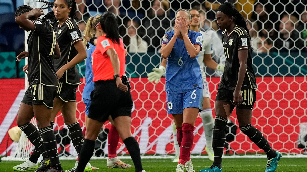 Frankreich kommt gegen Außenseiter Jamaika nur zu einem torlosen Remis. - Foto: Mark Baker/AP/dpa