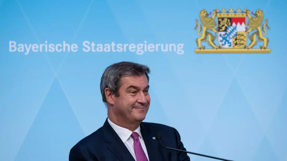 Für Markus Blume (r) ist das Rennen noch offen: Wird sein Chef Markus Söder (l) Kanzlerkandidat der Union? (Archivbild) - Bild: Sven Hoppe/dpa