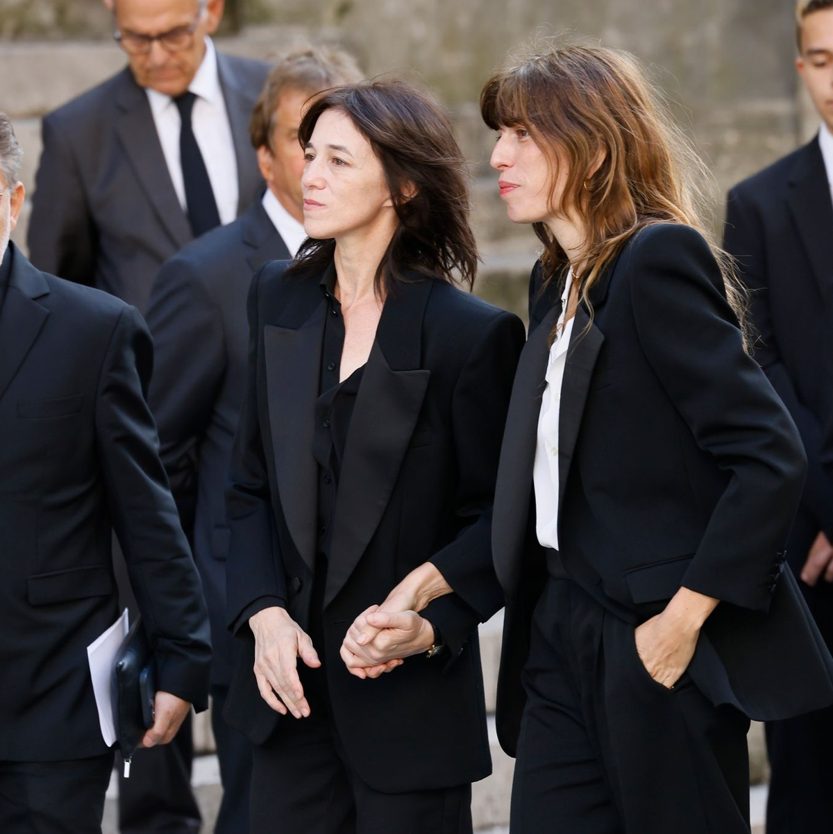 Frankreichs Première Dame Brigitte Macron kommt zur Trauerfeier. - Foto: Thomas Padilla/AP/dpa