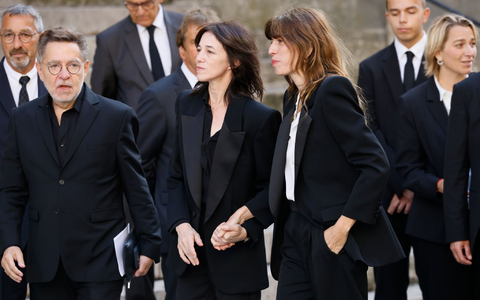 Frankreichs Première Dame Brigitte Macron kommt zur Trauerfeier. - Foto: Thomas Padilla/AP/dpa