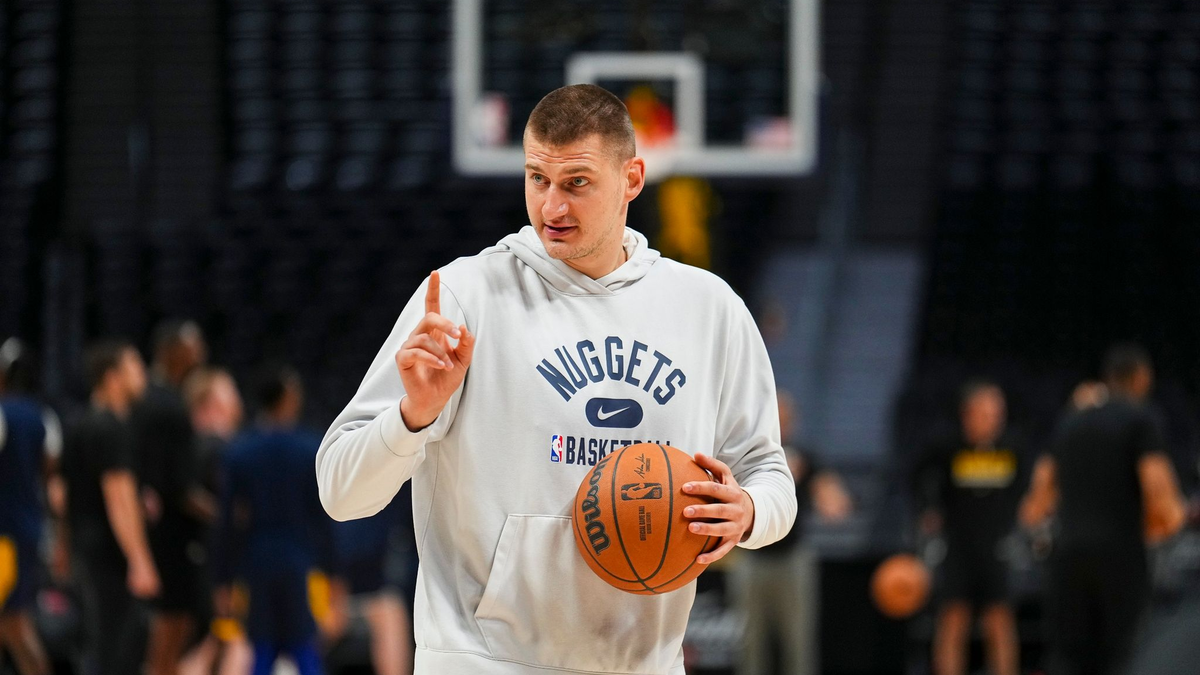 Nikola Jokic wird nicht bei der WM in Asien dabei sein. - Foto: Jack Dempsey/AP/dpa