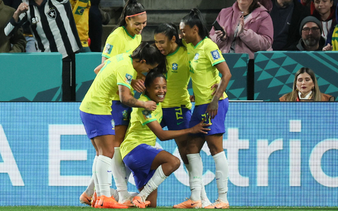 Brasilien startete mit einem 4:0-Sieg in die WM. - Foto: James Elsby/AP/dpa