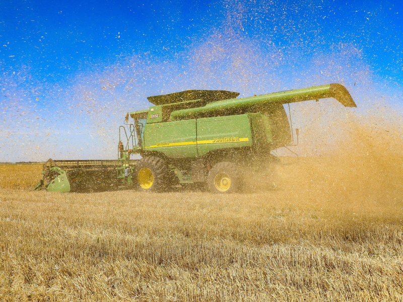 Getreideernte in der Region Odessa im Süden der Ukraine (Archivbild). Von den Regeln betroffene Waren sollen nur noch bis zu einer bestimmten Menge zollfrei in die EU importiert werden dürfen. Fix ist der Deal aber noch nicht. - Foto: -/Ukrinform/dpa