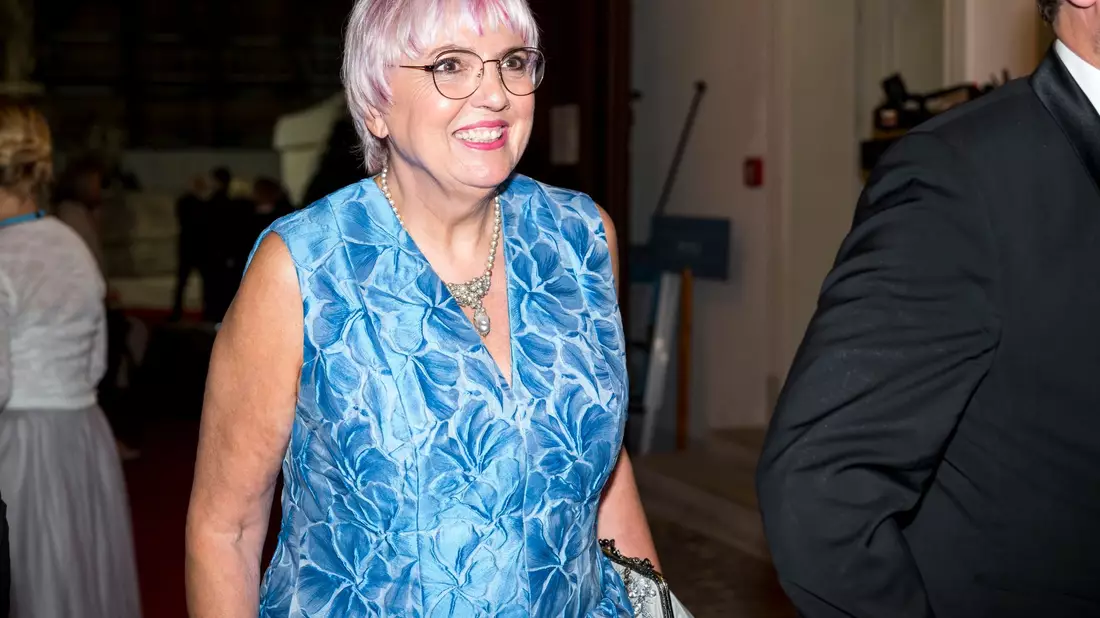 Kulturstaatsministerin Claudia Roth kommt zum Staatsempfang von Ministerpräsident Söder und seiner Frau anlässlich der Eröffnung der Richard-Wagner-Festspiele. - Bild: Daniel Vogl/dpa