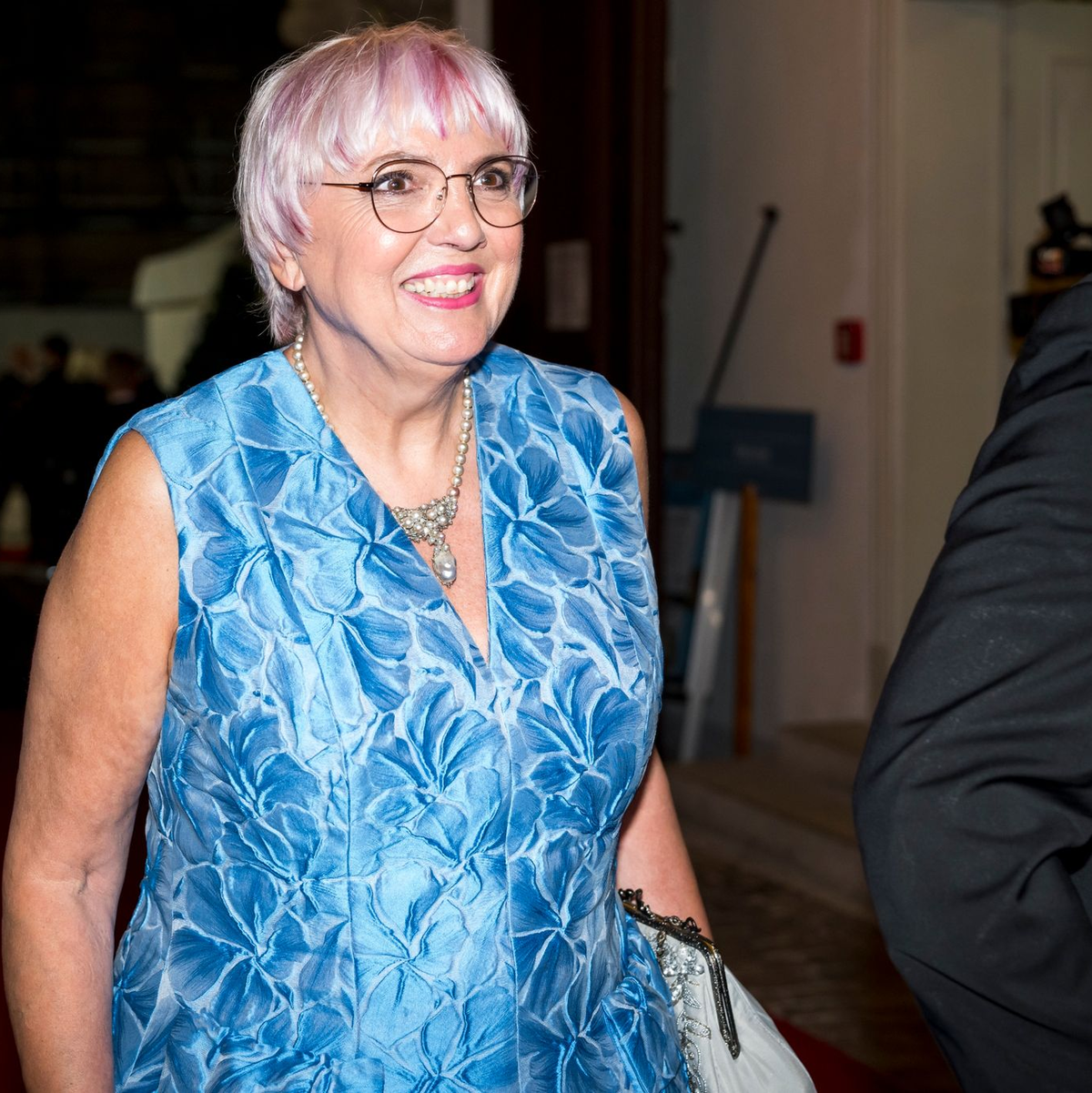 Kulturstaatsministerin Claudia Roth kommt zum Staatsempfang von Ministerpräsident Söder und seiner Frau anlässlich der Eröffnung der Richard-Wagner-Festspiele. - Foto: Daniel Vogl/dpa
