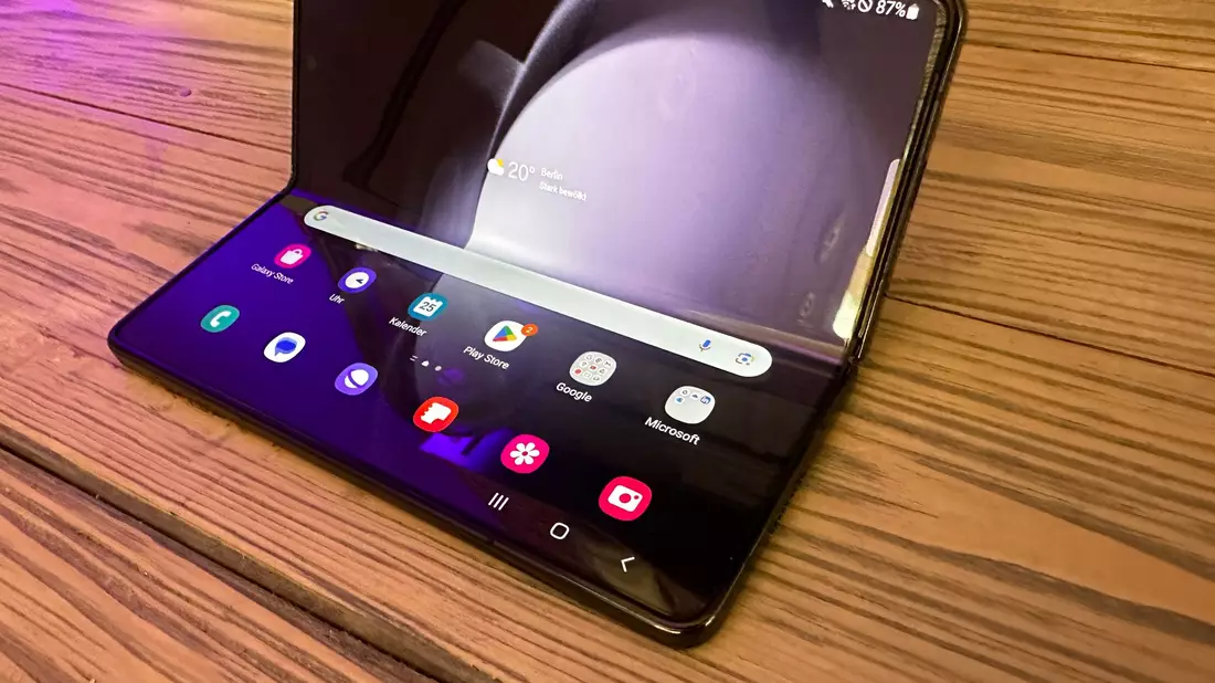Samsung setzt große Hoffnungen in das Galaxy Z Fold 5. - Bild: Christoph Dernbach/dpa