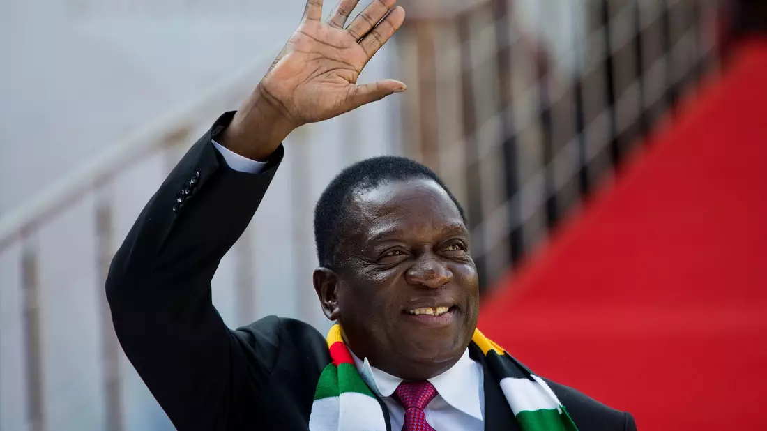 Simbabwes Präsident Emmerson Mnangagwa strebt eine zweite fünfjährige Amtszeit an. - Bild: Jerome Delay/AP/dpa