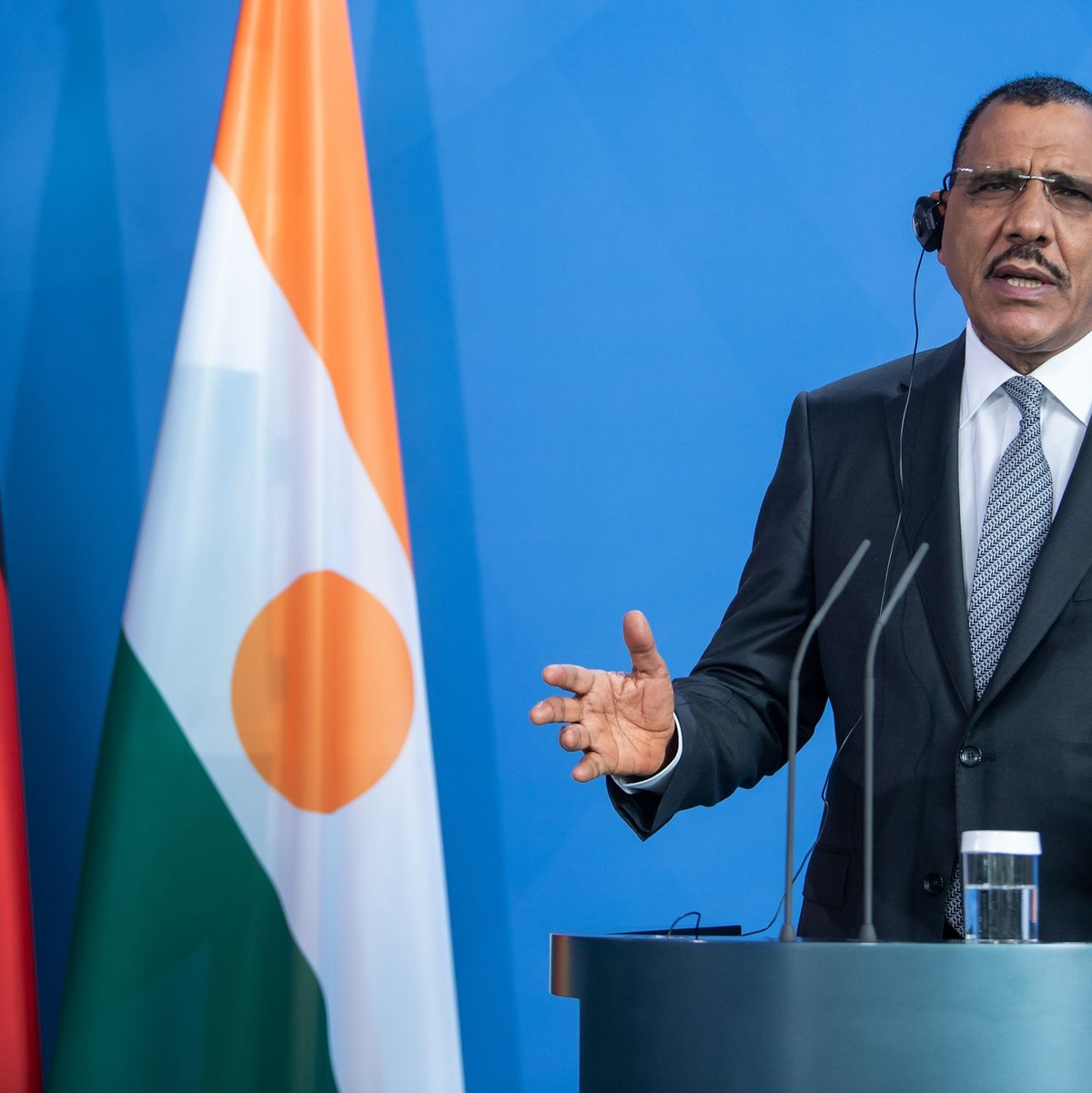Nigers Präsident Mohamed Bazoum bei einem Berlin-Besuch im Juli 2021. - Foto: Bernd von Jutrczenka/dpa Pool/dpa