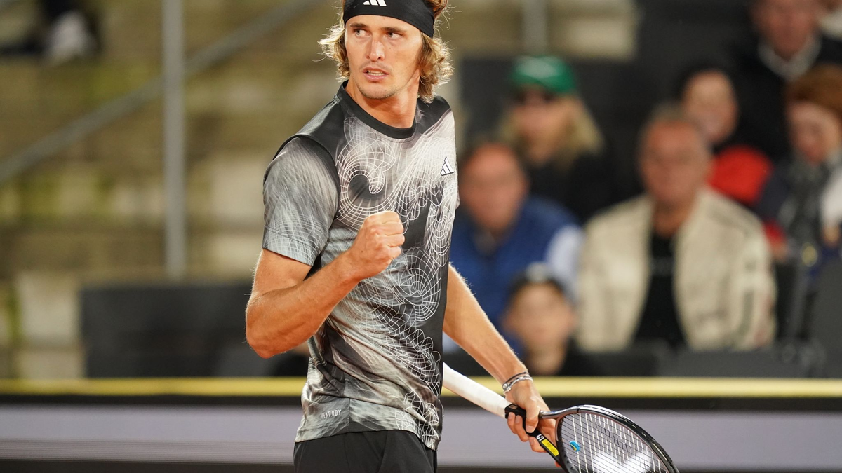Steht bei seinem Heim-Turnier in Hamburg in Viertelfinale: Alexander Zverev. - Foto: Marcus Brandt/dpa