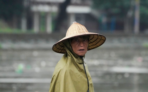 Fast 330.000 Menschen in 31 Provinzen sind von dem Sturm betroffen, der zeitweilig als Super-Taifun eingestuft wurde und mit Böen von bis zu 240 Stundenkilometern unterwegs war. - Foto: Aaron Favila/AP