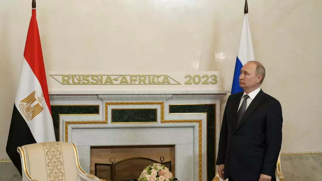 Wirft dem Westen ein «Spiel mit dem Hunger» in Afrika vor: Wladimir Putin. - Bild: Alexei Danichev/Sputnik Kremlin/AP/dpa