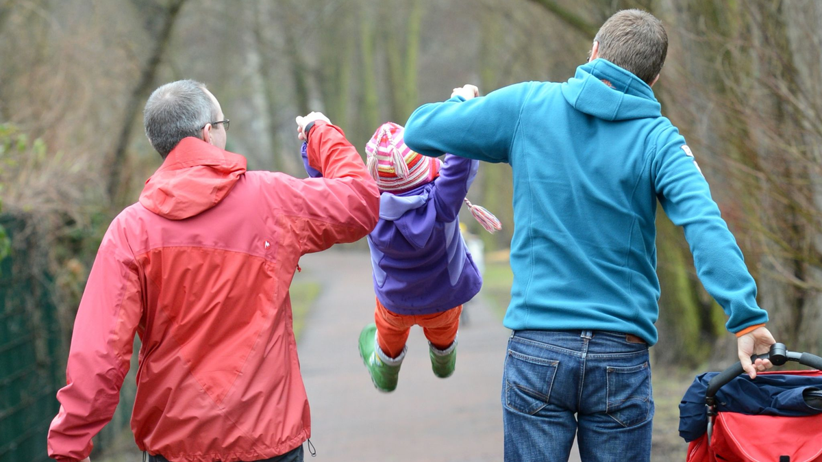 Optimistische Einstellungen und emotionale Unterstützungen innerhalb von Familien war während der Corona-Pandemie besonders wichtig. - Foto: Jens Kalaene/dpa