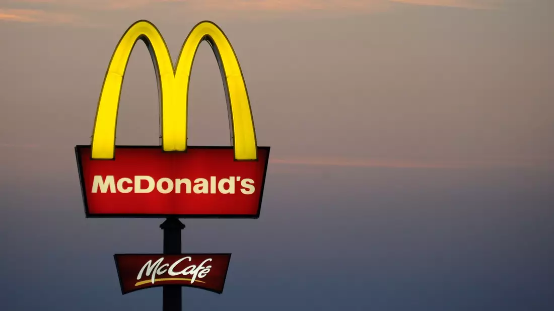 McDonald's bleibt gut im Geschäft. - Bild: Tobias Hase/dpa