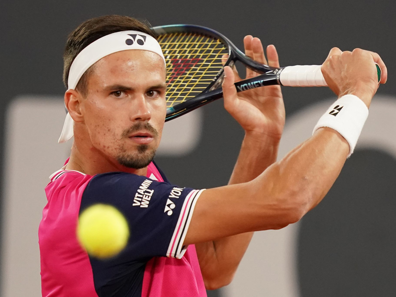 Daniel Altmaier bezwang Andrej Rubljow im Achtelfinale von Hamburg in zwei Sätzen. - Foto: Marcus Brandt/dpa