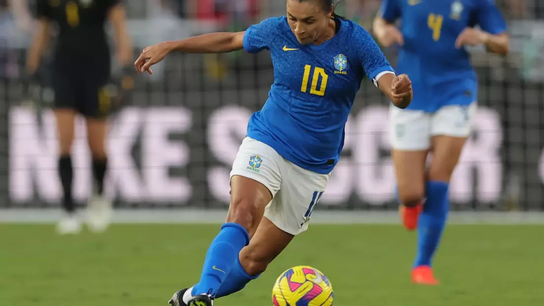 Die sechsmalige Weltfußballerin Marta steht zum sechsten Mal in Brasiliens Aufgebot für eine Weltmeisterschaft. Keine Spielerin kommt auf mehr WM-Einsätze als Marta. - Bild: Cory Knowlton/Zuma Press/dpa