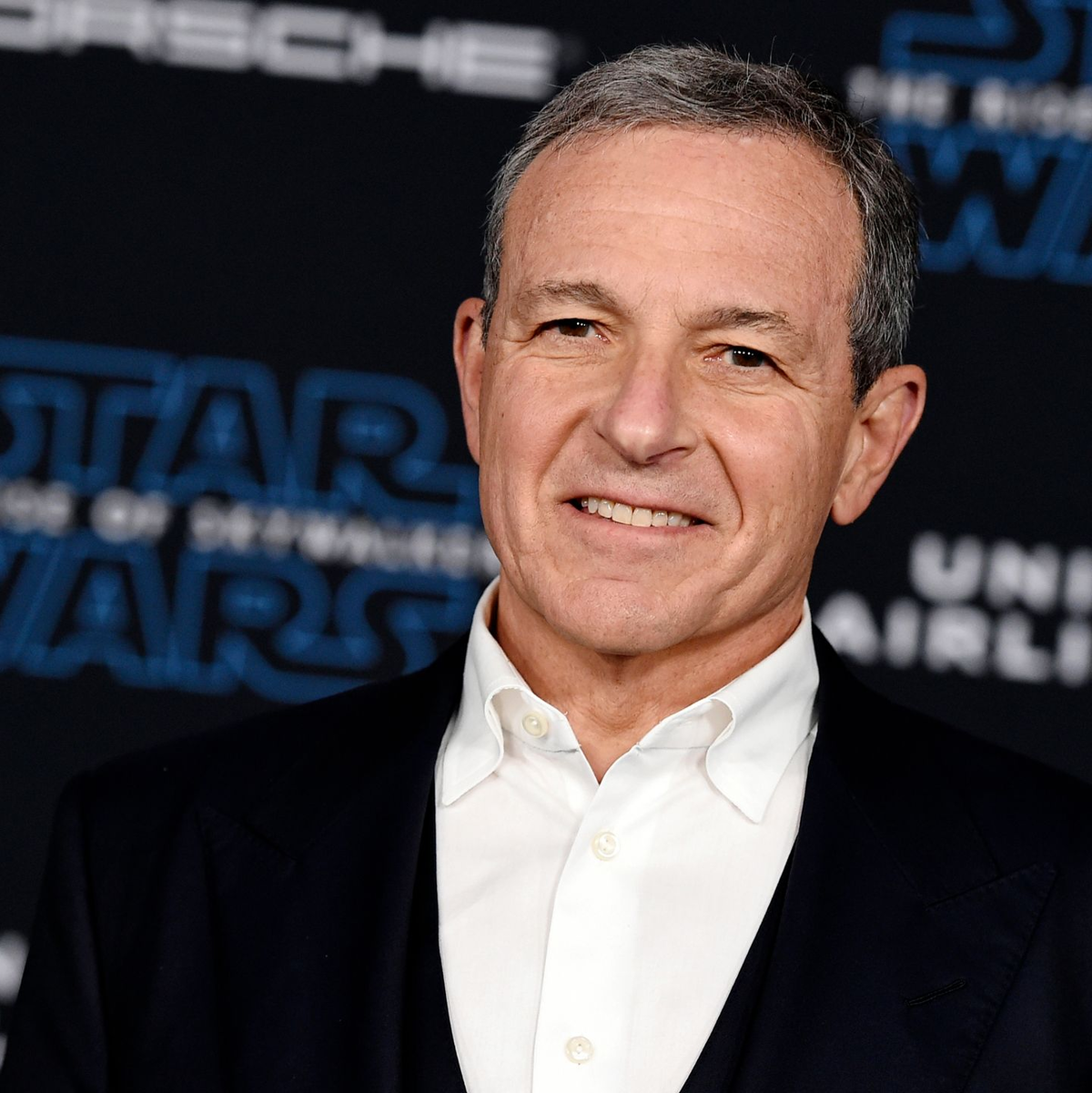 Disney-CEO Bob Iger bei der Weltpremiere von «Star Wars: The Rise of Skywalker». - Foto: Jordan Strauss/Invision/AP/dpa