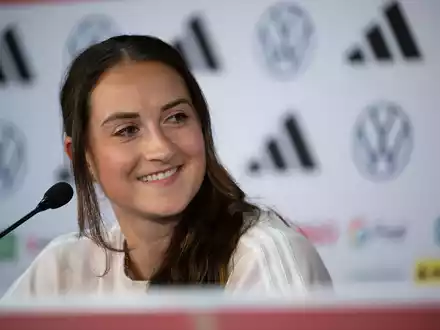 Erstmals bei der EM in der Startelf: Sara DĂ€britz - Foto: Sebastian Christoph Gollnow/dpa