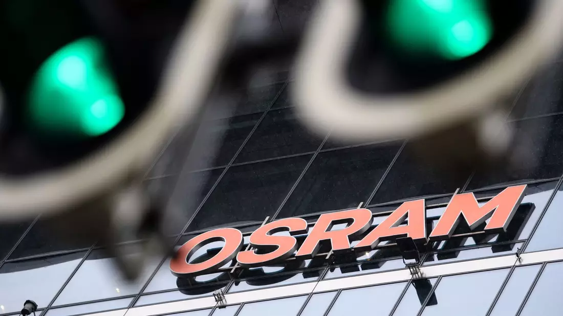Osram war 2019 vom österreichischen Sensorhersteller AMS übernommen worden. - Bild: Matthias Balk/dpa