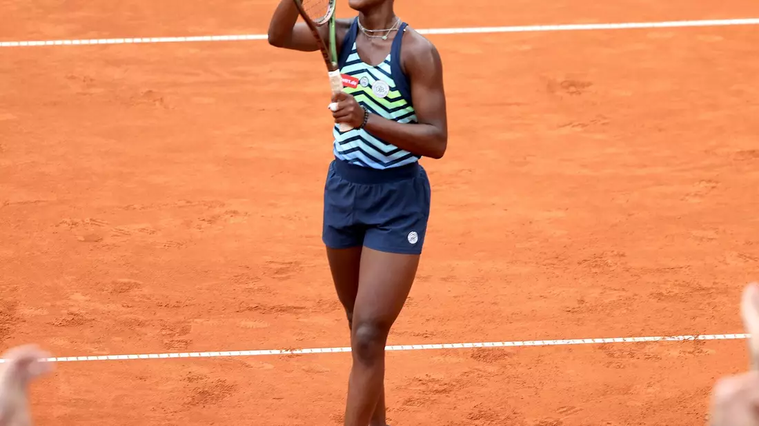 Tennisspielerin Noma Noha Akugue jubelt nach dem Matchball. - Bild: Frank Molter/dpa