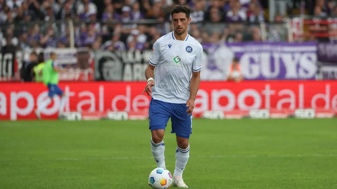 Kam bei seiner KSC-Rückkehr im ersten Pflichtspiel gleich zu einem Sieg: Lars Stindl. - Bild: Friso Gentsch/dpa
