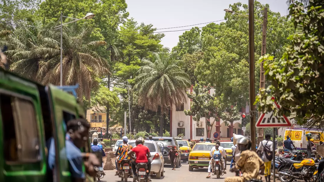Mali gilt als politisch äußerst instabil. Im Norden und Zentrum sind seit mehr als einem Jahrzehnt islamistische Terrorgruppen aktiv. - Bild: Michael Kappeler/dpa