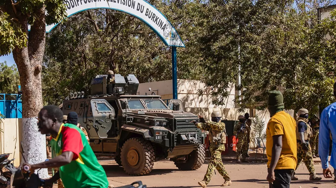 Ähnlich wie im Nachbarland Mali scheint die Regierung in Burkina Faso eine engere Anbindung an Russland zu suchen. - Bild: Sophie Garcia/AP/dpa