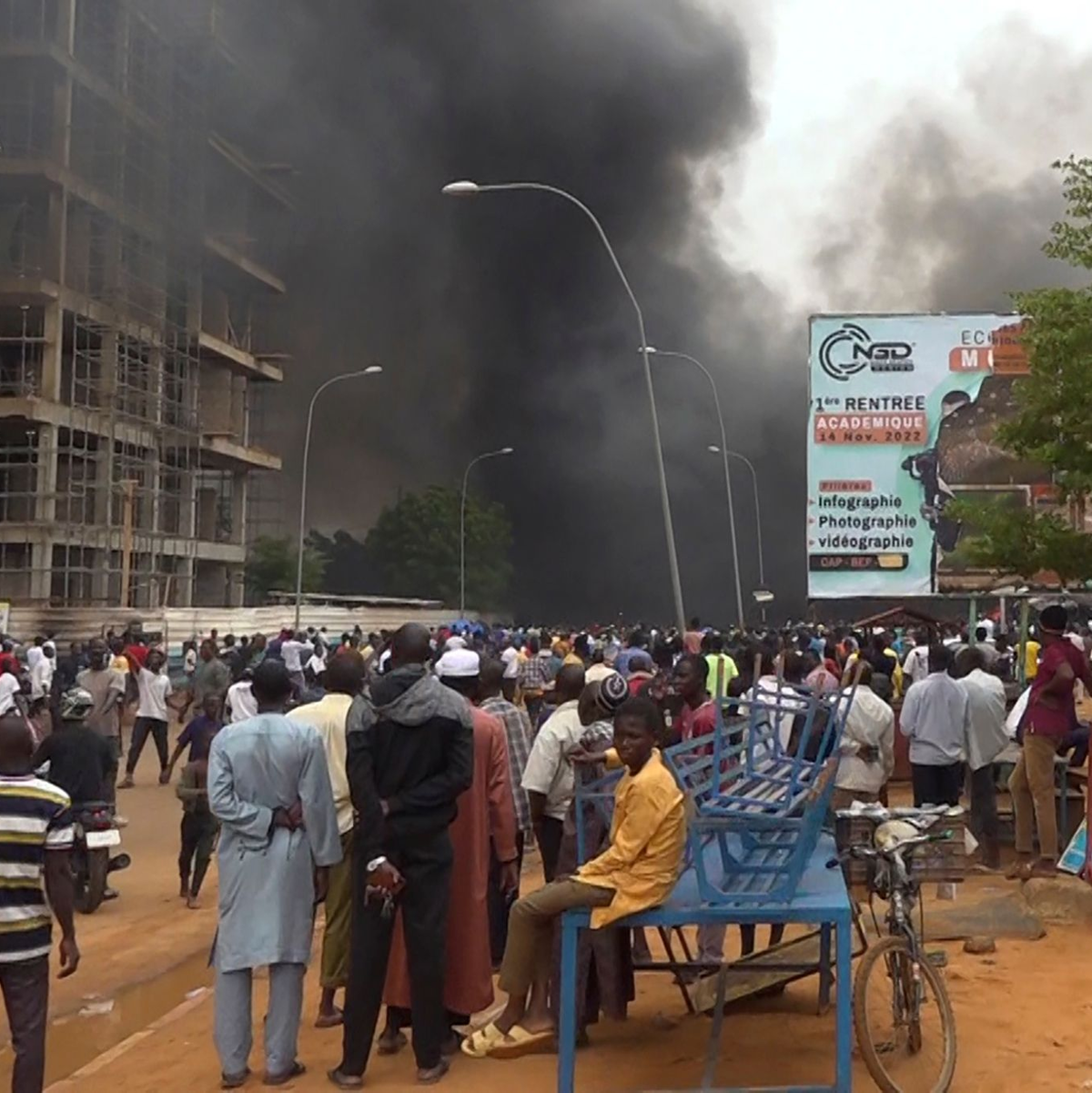 Grund für den Putsch im Niger ist laut den Drahtziehern die verschlechterte Sicherheitslage in dem Land. - Foto: Fatahoulaye Hassane Midou/AP/dpa