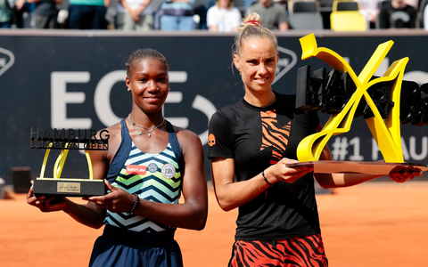 Noma Noha Akugue (l) musste sich im Finale von Hamburg Arantxa Rus geschlagen geben. - Foto: Frank Molter/dpa