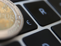 Mit dem digitalen Euro «hätten Verbraucherinnen und Verbraucher die Möglichkeit, neben Banknoten und Münzen auch eine digitale Form von Zentralbankgeld zu nutzen», sagt die EZB. - Foto: Karl-Josef Hildenbrand/dpa