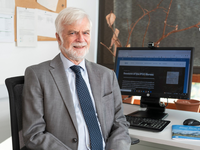 Jim Skea, Professor für nachhaltige Energie am Imperial College in London, befasst sich seit rund 40 Jahren mit Klimaforschung. - Foto: Imperal College/dpa