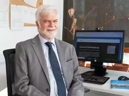 Jim Skea, Professor für nachhaltige Energie am Imperial College in London, befasst sich seit rund 40 Jahren mit Klimaforschung. - Foto: Imperal College/dpa