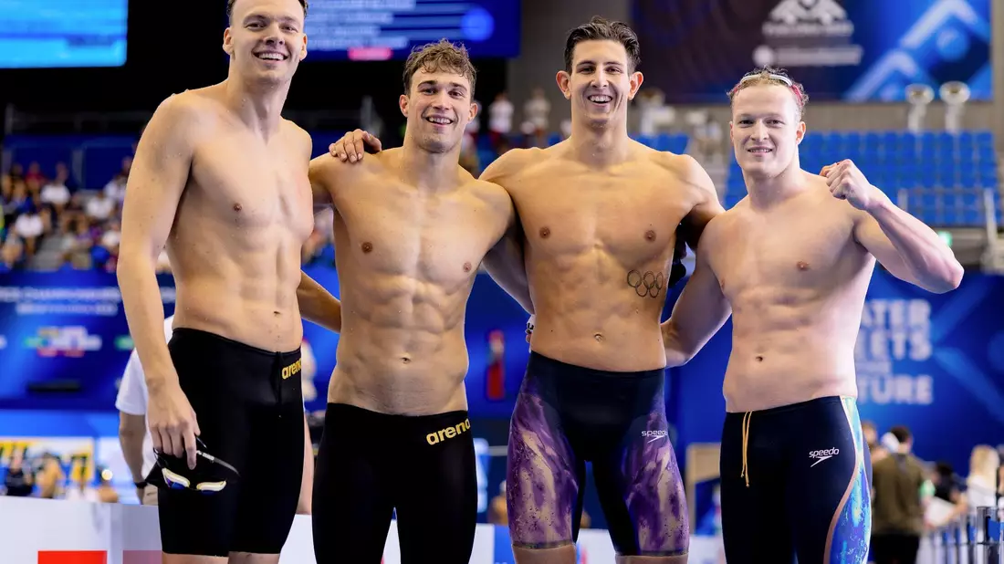 Josha Salchow (l-r), Ole Braunschweig, Lucas Matzerath und Eric Friese schwimmen in Japan um eine Medaille. - Bild: Jo Kleindl/DSV/dpa