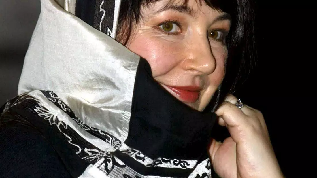 Schon als Teenagerin schrieb sie unzählige Songs - jetzt wird Kate Bush 65. - Bild: Steve Reigate/DAILY EXPRESS POOL/dpa