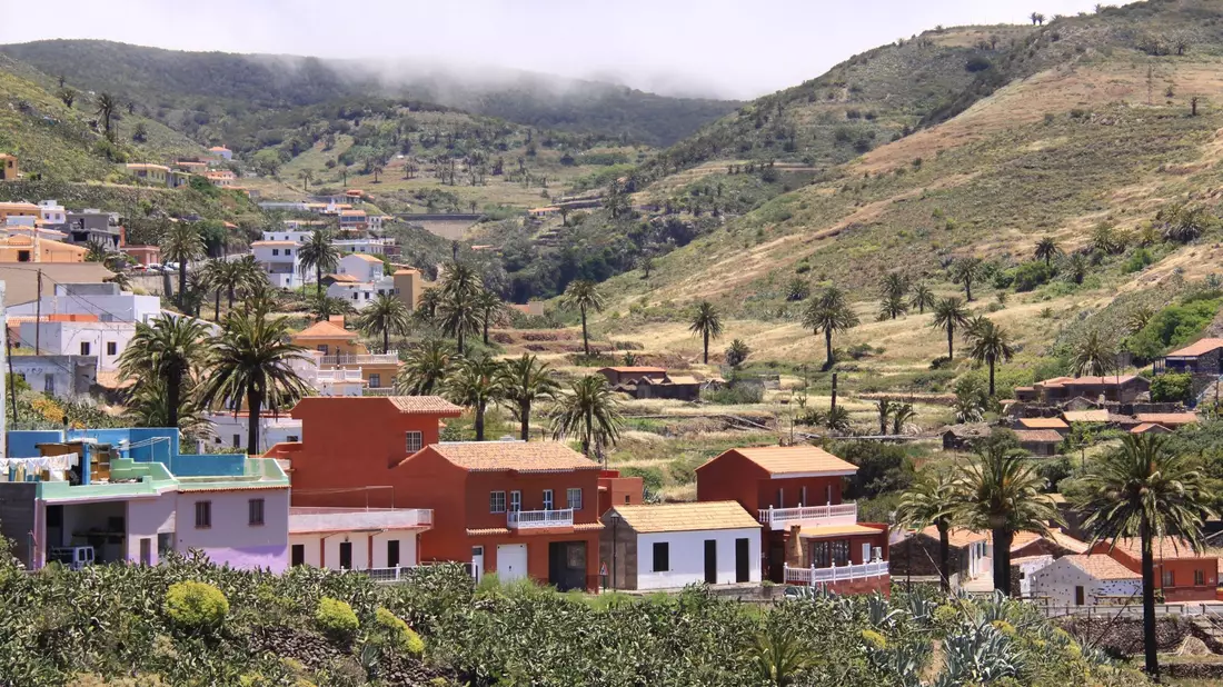 Das Dorf Arure auf La Gomera. Auf der Kanaren-Insel ist es zu einem Stromausfall gekommen. - Bild: Manuel Meyer/dpa-tmn/dpa