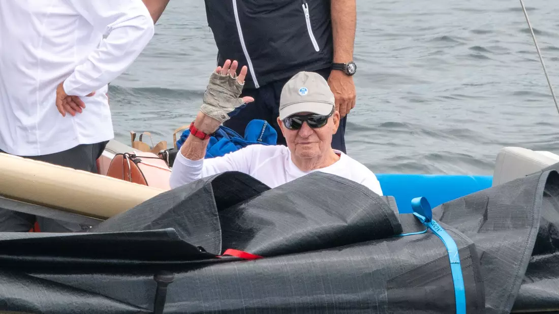 Altkönig Juan Carlos (m) macht Urlaub in Spanien. - Bild: José Oliva/EUROPA PRESS/dpa
