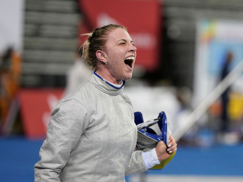 Verpasste mit ihrem Team knapp eine Medaille in Mailand: Olha Charla. - Foto: Lee Jin-man/AP/dpa