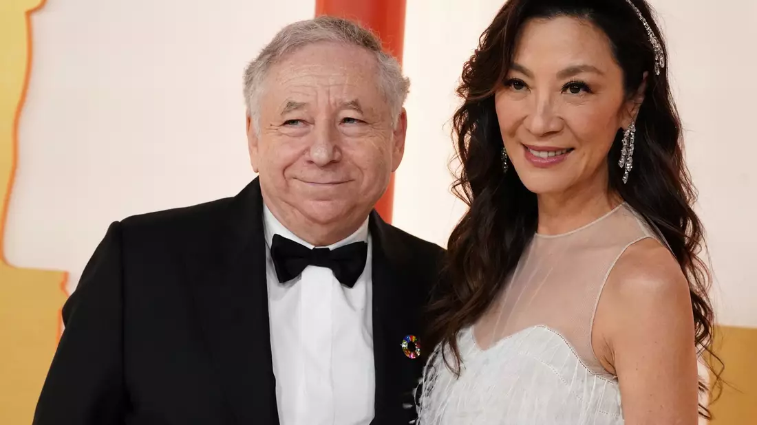 Jean Todt und Michelle Yeoh bei der Oscar-Verleihung 2023. - Bild: Jordan Strauss/Invision via AP/dpa