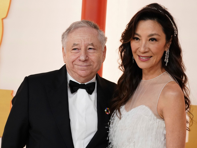 Jean Todt und Michelle Yeoh bei der Oscar-Verleihung 2023. - Foto: Jordan Strauss/Invision via AP/dpa
