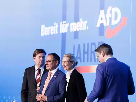 Die AfD in Ostthüringen könnte auf ihren zweiten Landratsposten gewählt werden. - Foto: Carsten Koall/dpa